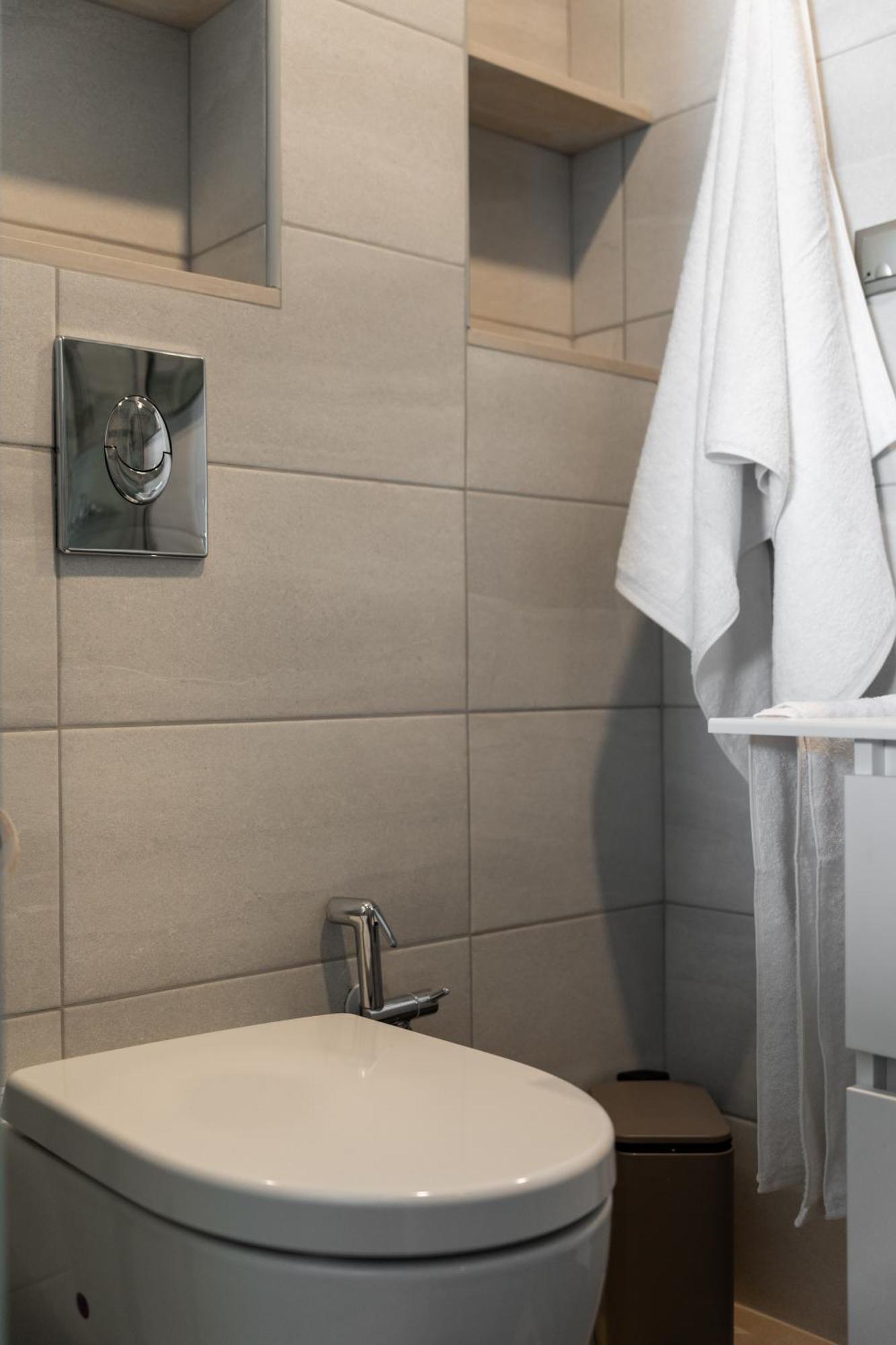 Secret View Apartment, With Private Jacuzzi 罗希姆诺 外观 照片