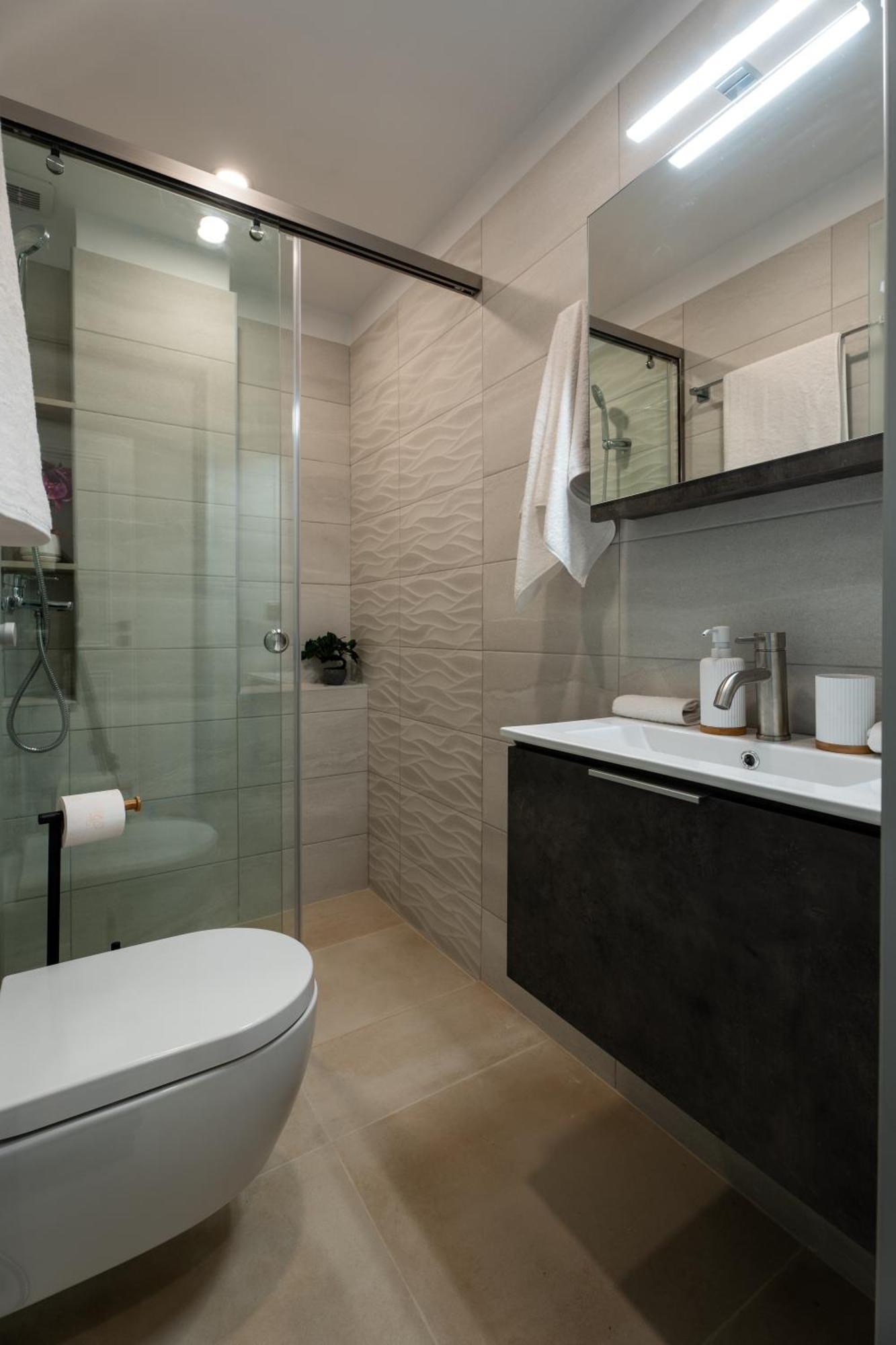Secret View Apartment, With Private Jacuzzi 罗希姆诺 外观 照片